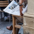 Zeitungsleser am Grünen Markt_120911.jpg